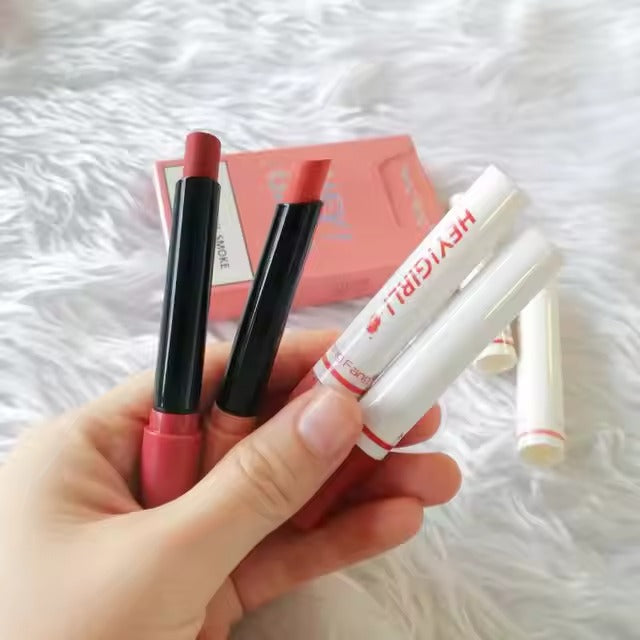 4-in-1 Matte Lipstick Set – Long-Lasting, Non-Sticky & Trendy Lip Color.